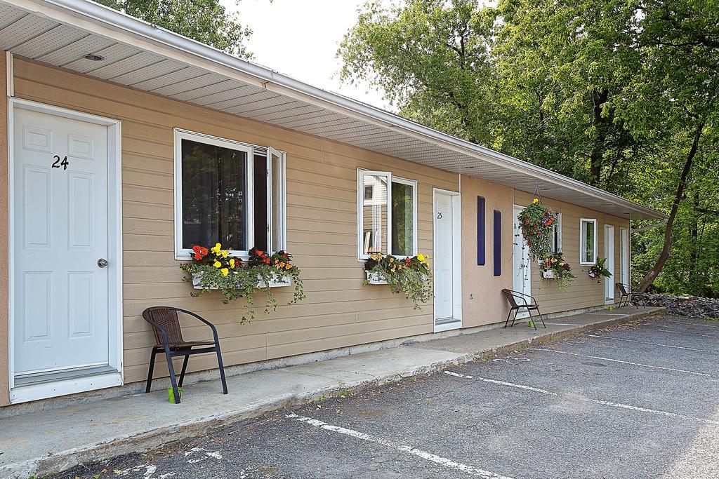 Motel Homeric Québec Buitenkant foto
