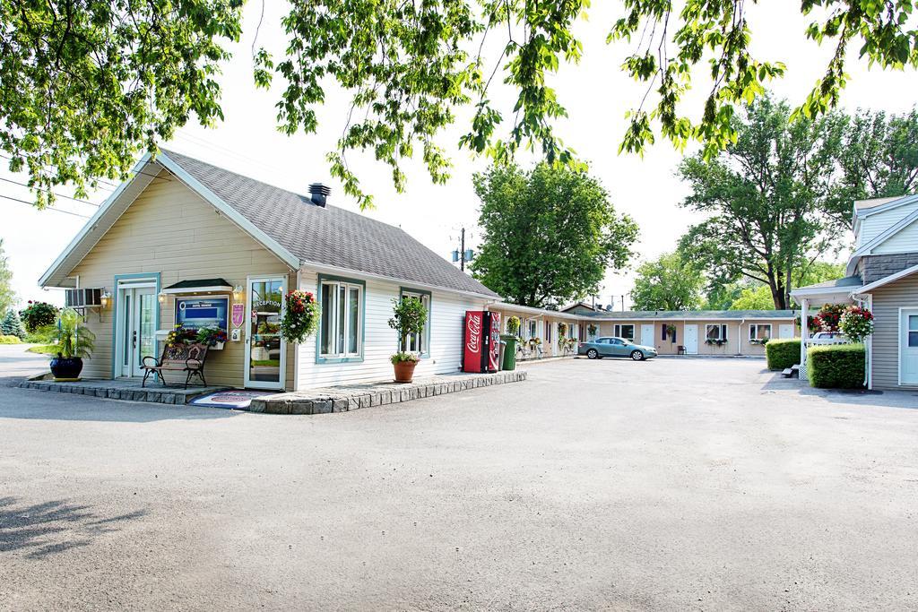 Motel Homeric Québec Buitenkant foto