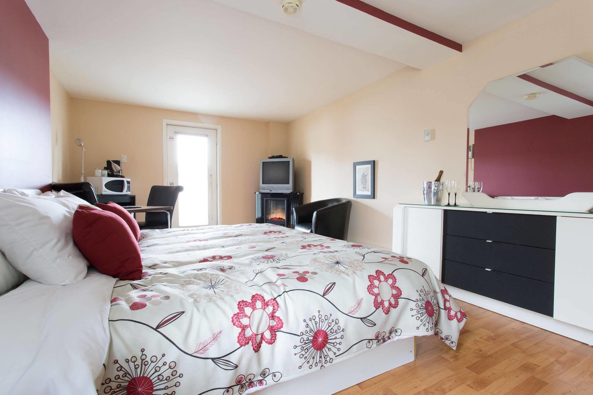Motel Homeric Québec Buitenkant foto